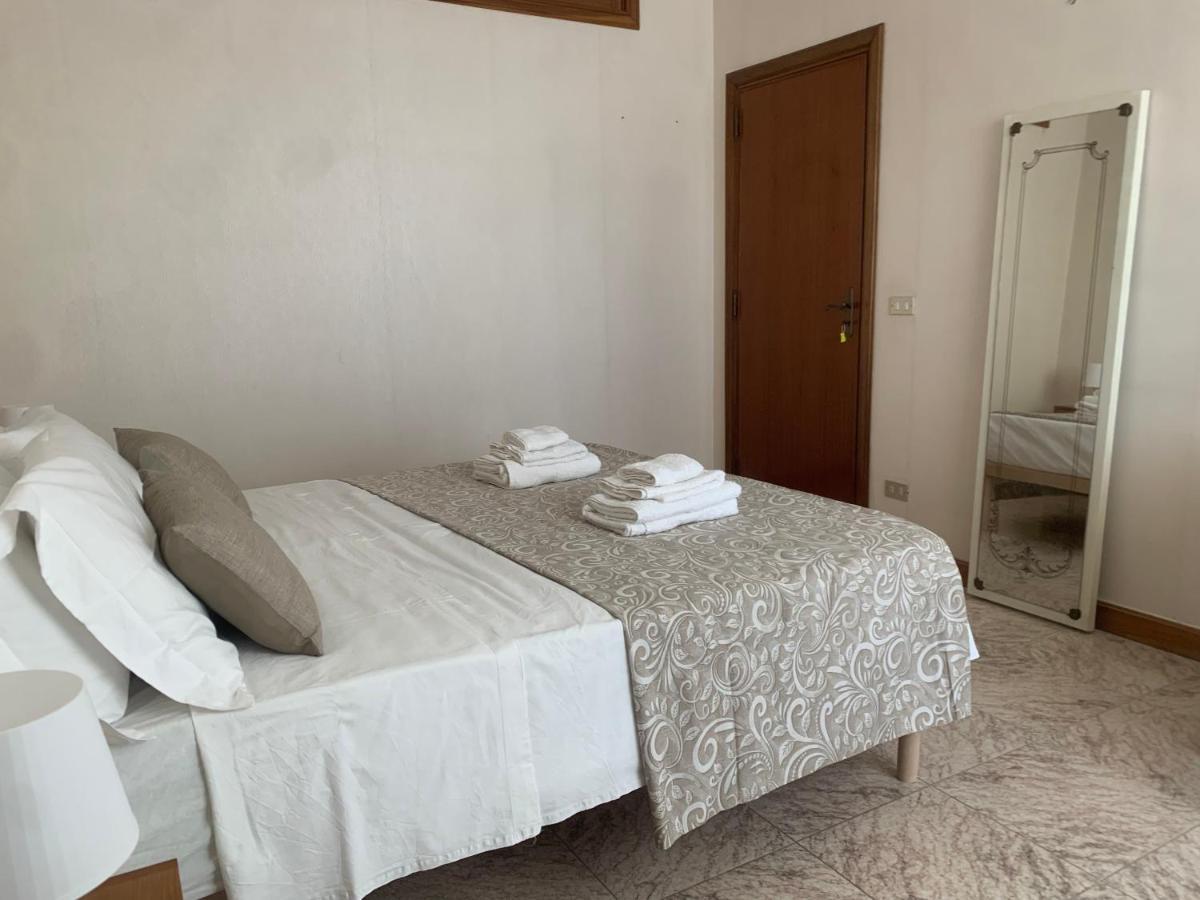 Porta Napoli Rooms Lecce Luaran gambar