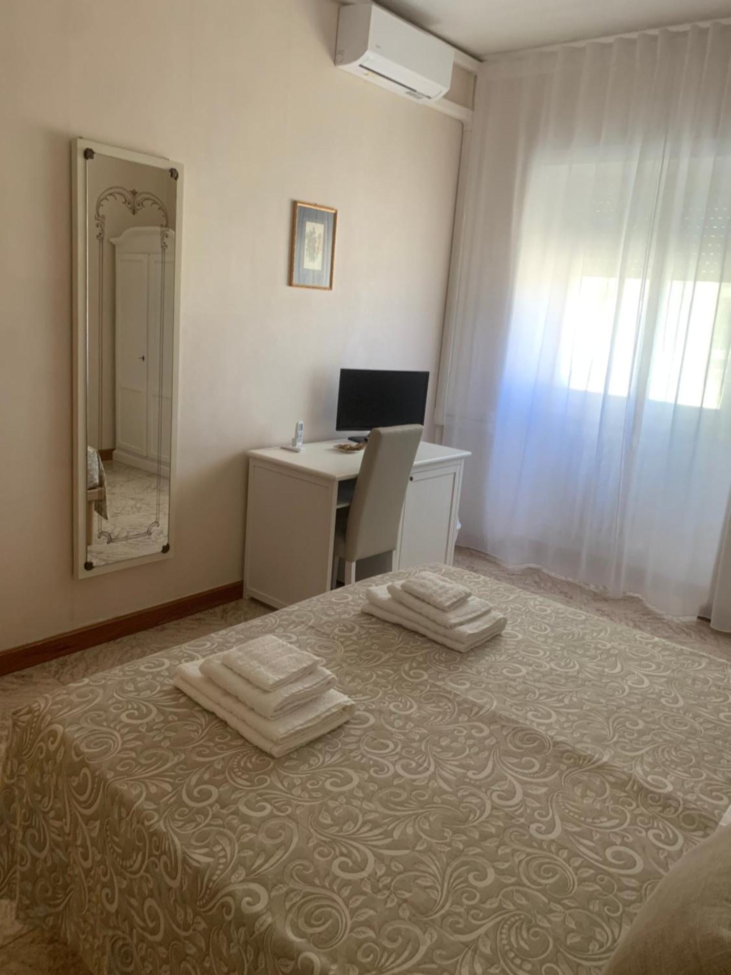 Porta Napoli Rooms Lecce Luaran gambar